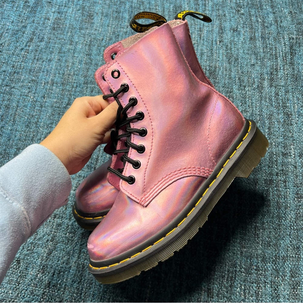 Dr Martens 1460 Pascal Iced Metallic Combat Boots in Mallow Pink Women's Size 6 - Picture 4 of 9